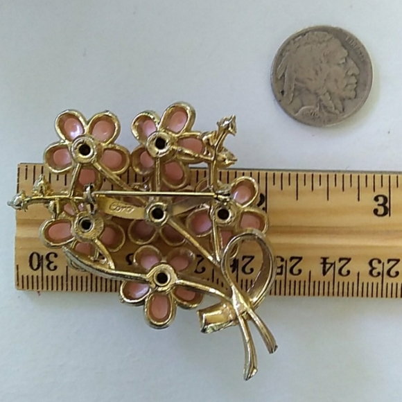 VINTAGE Coro Pink Thermoset Crystal Flower Brooch - Picture 7 of 10